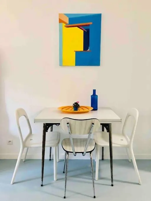 Studio, 11, Parc De Belleville Paris Apartment