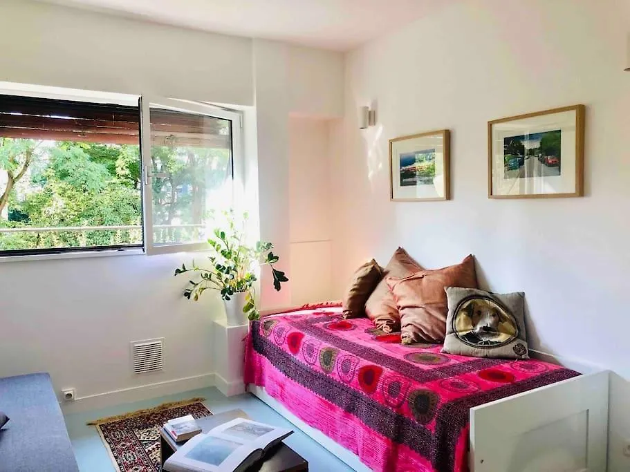 Studio, 11, Parc De Belleville Paris France